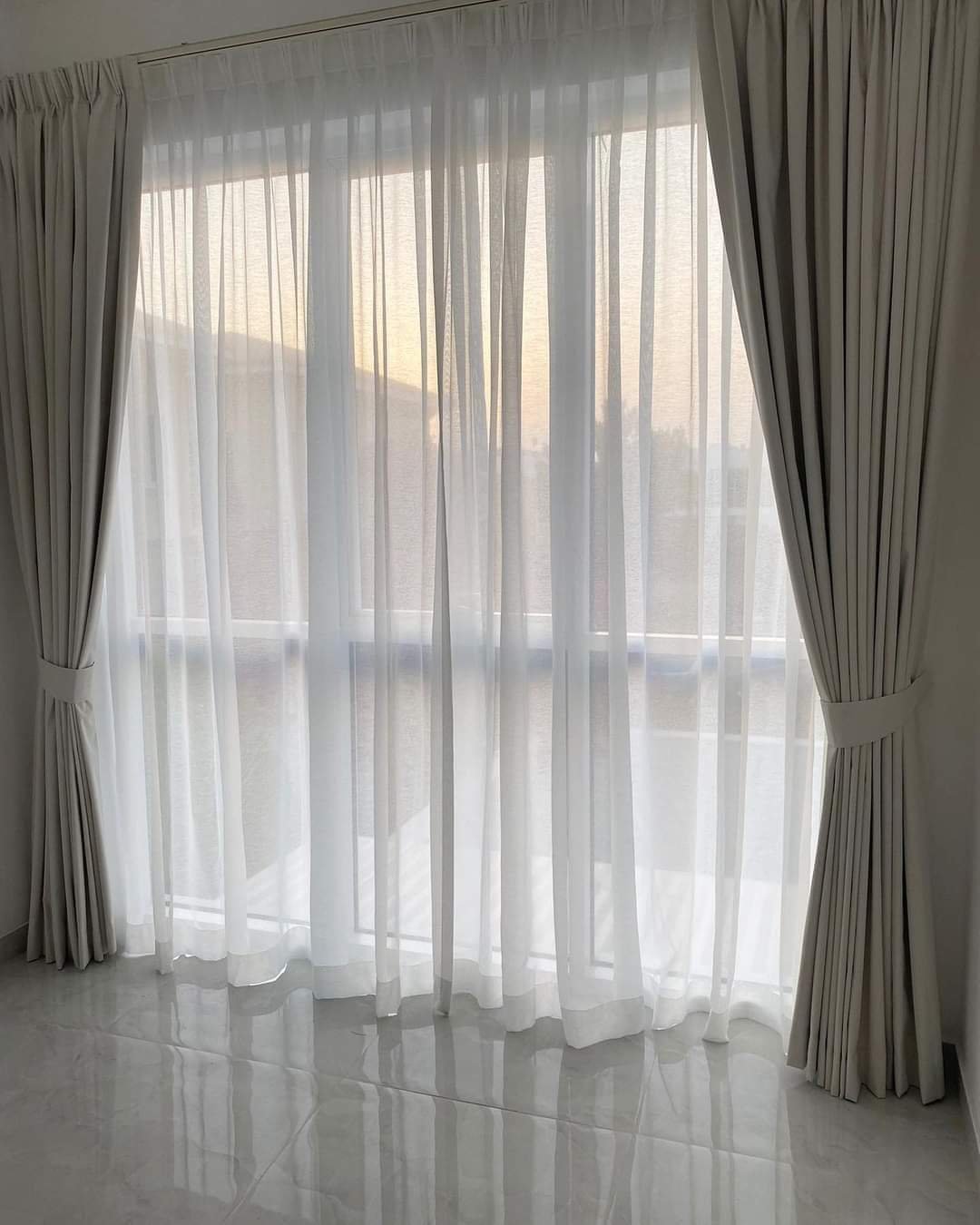Curtain 75