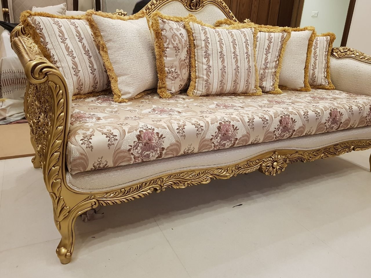 Drawing Room Sofa 114